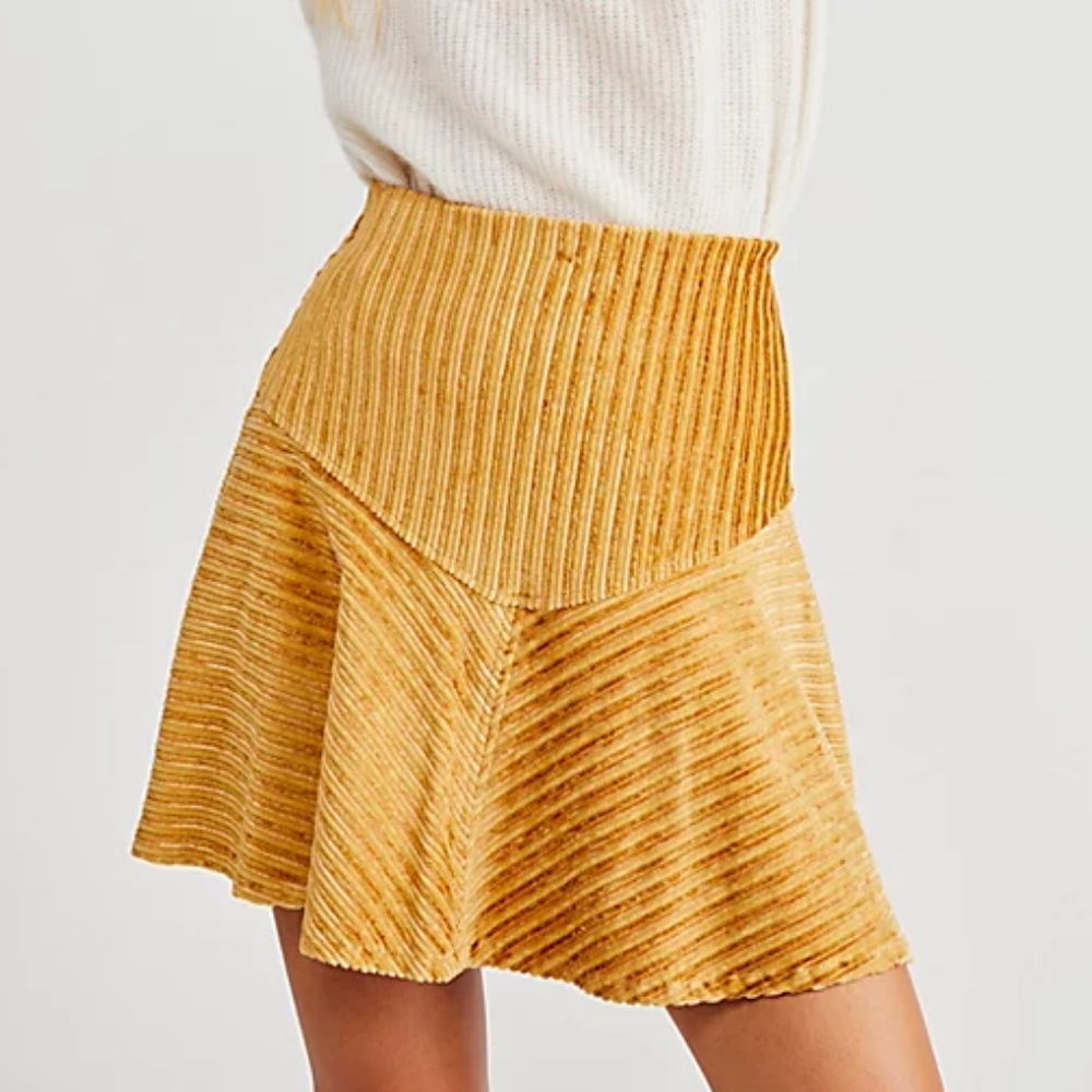 EUC FREE PEOPLE CAMDEN MINI SKIRT IN TAFFY SIZE SMALL